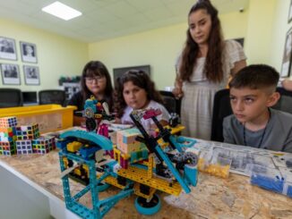 Mersinli Çocuklardan Rubik Küpü Çözen Robot Projesi - Adana Mersin